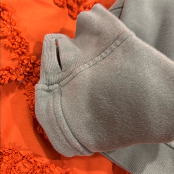 lululemon athletica sage green Cropped Sweatshirt - Picture 4 of 4